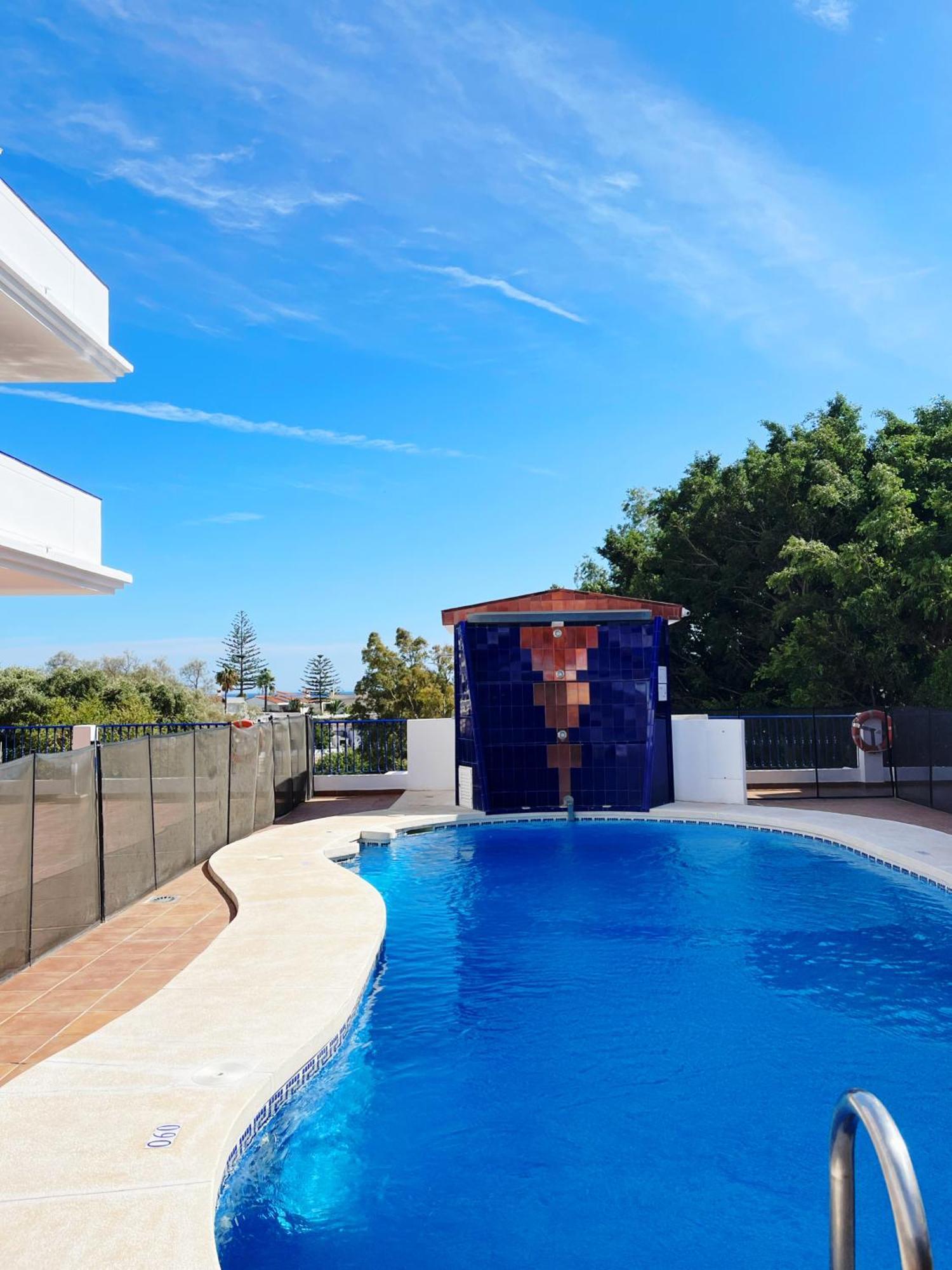 ホテル Vive Costa Azul ベナルマデナ エクステリア 写真