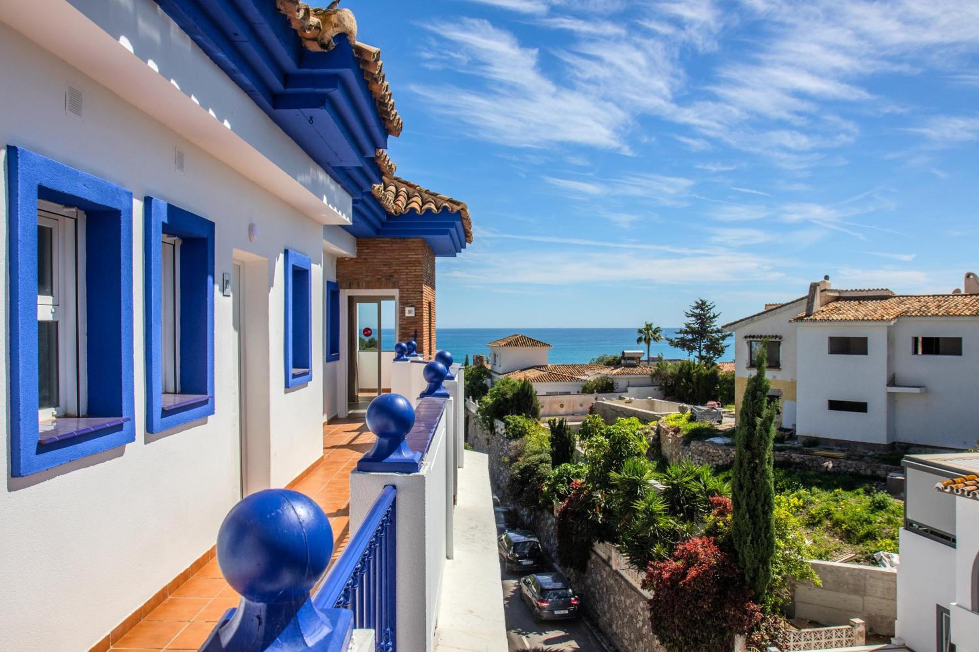 ホテル Vive Costa Azul ベナルマデナ エクステリア 写真